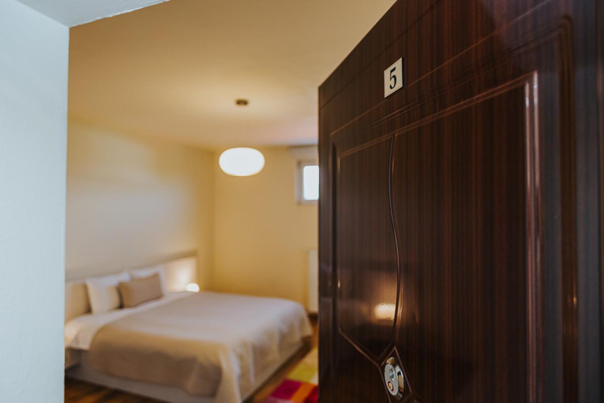 Camelia'S Cozy Place Baia Mare Exterior foto